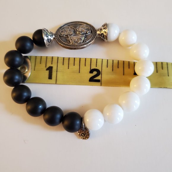 OHM Beads "Oneness" Stretch Bracelet - Onyx and Mother of Pearl - Picture 7 of 13